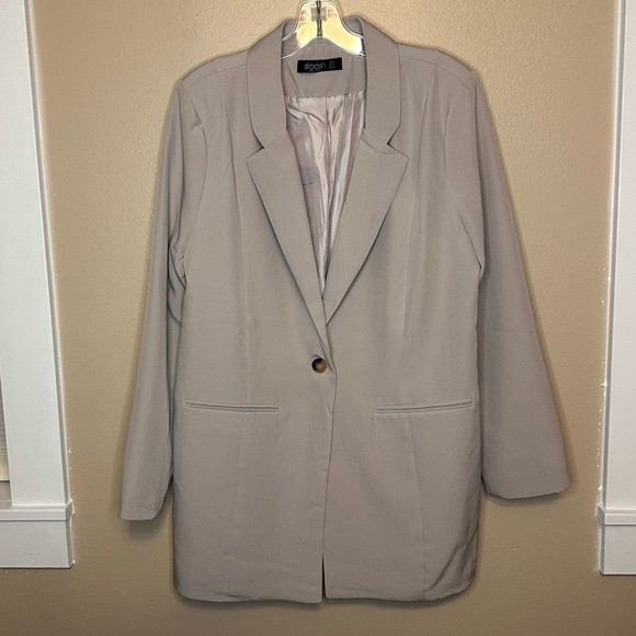 Stoosh Women's Beige Silk Feel Blazer Size Medium - Picture 1 of 6